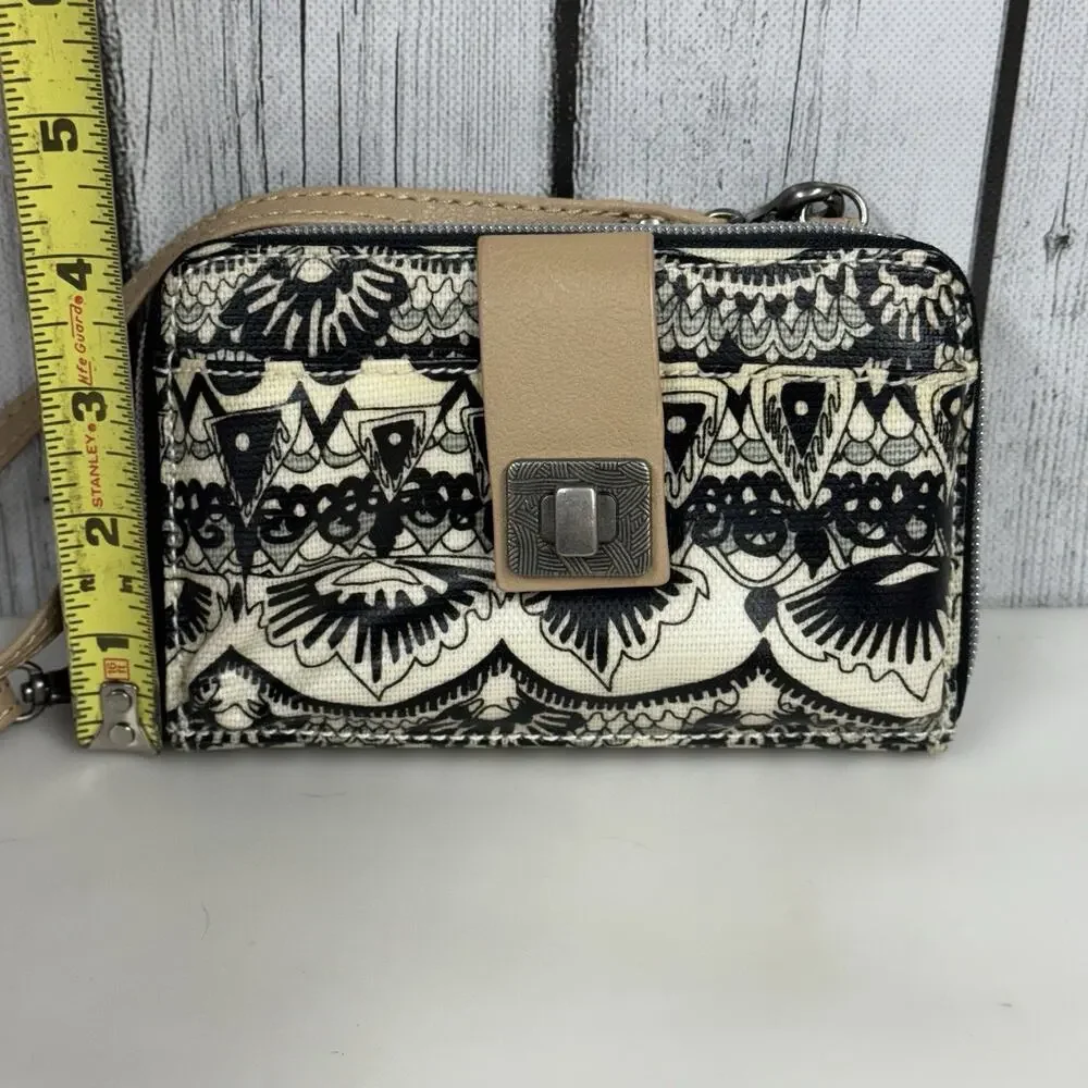 Sakroots Crossbody Wallet Wristlet Clutch Purse Peace Elephant Cream Black -Read